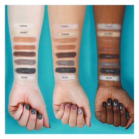 •Tarte Rainforest of the Sea Eyeshadow Palette - Picture 6 of 9